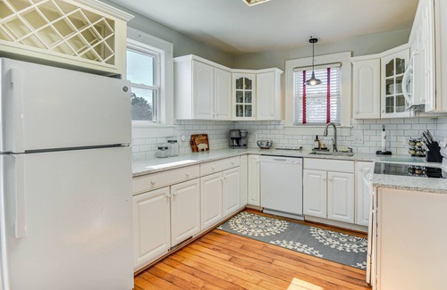 Smithfield House | Exceptional Smithfield House: Steps to Downtown & Ocean Views!
