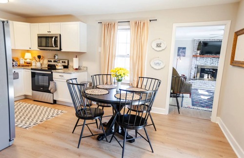 North Charleston House | Dog-Friendly Southern Cottage with Top Guest Rating of 9.4
