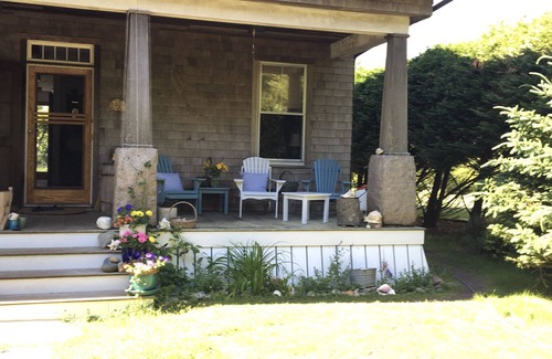 Eel Point House | Idyllic Bungalow with Ocean Views and Pool Near Beaches