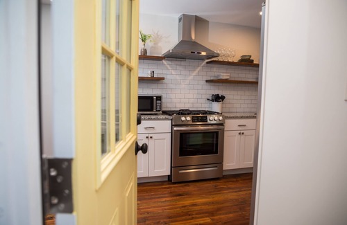 Lancaster House | Experience Lancaster East Side Retreat: Pet Friendly & Rated 9.8