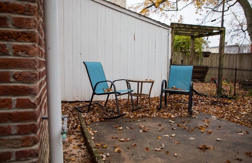 Lancaster House | Experience Lancaster East Side Retreat: Pet Friendly & Rated 9.8