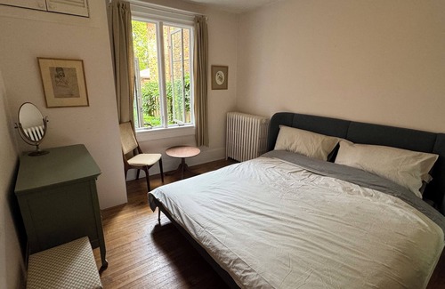 Bickford Park Apartment | Inviting Ground Floor Apartment with Garden & Family Perks