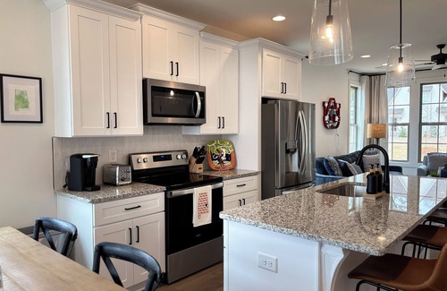 Auburn - Opelika House | Charming & Spacious Townhome on North College Street in Auburn