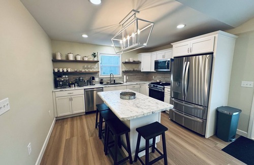 Jerome House | Charming Springfield Stunner: a relaxing escape in peaceful Jerome Village