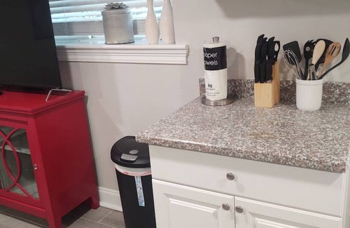 Holy Cross District Apartment | Inviting St. Claude Ave 2 Bedroom with Pet-Friendly Amenities