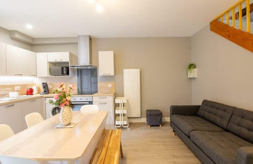 Calviac-en-Perigord Cottage | Relaxing Gite Calviac-en-Périgord with Spa & Family-Friendly Amenities