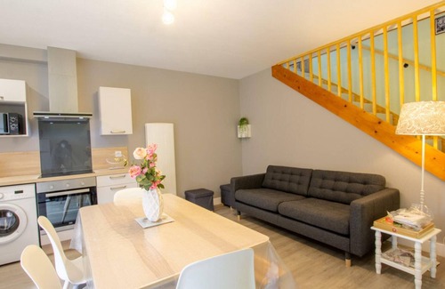 Calviac-en-Perigord Cottage | Relaxing Gite Calviac-en-Périgord with Spa & Family-Friendly Amenities