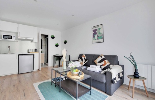 Le Kremlin-Bicetre Apartment | Charming studio - 2P - Kremlin-Bicêtre