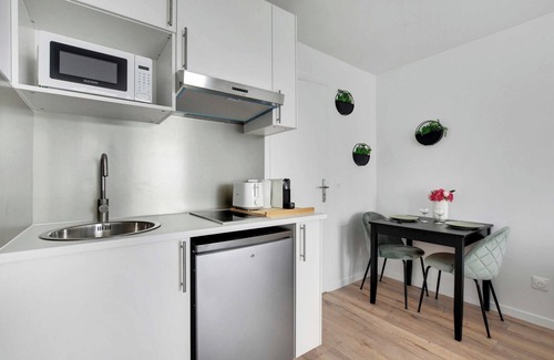 Le Kremlin-Bicetre Apartment | Charming studio - 2P - Kremlin-Bicêtre