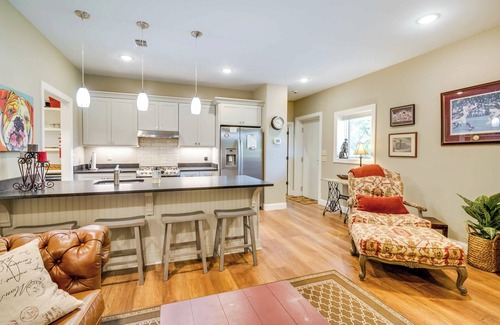 Starkville Cottage | Top-Rated Starkville Getaway with Spa and Breakfast!