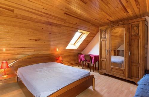 Pont-Croix House | Cozy Holiday Home with Enclosed Garden and Ocean Views