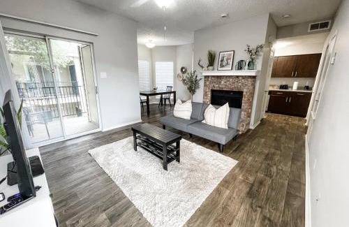 South Side Apartment | Cozy Retreat with Pool Access and Pet-Friendly Perks