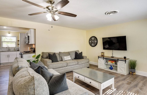 Stephenville House | Charming Stephenville Home - 2 Mi to Main St!