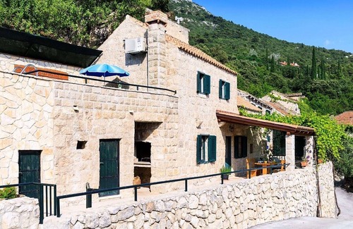 Mihanici Villa | Quaint Stone Cottage with Private Pool & Scenic Valley Views