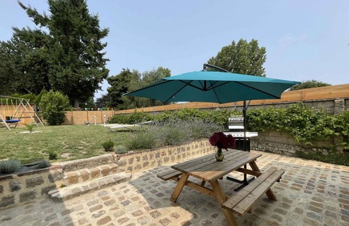 Reveillon Cottage | Gite Réveillon: Family-Friendly Retreat with Spa & Hot Tub