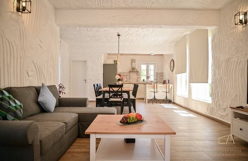 Risika Villa | Idyllic Villa Pepina: Private Pool with Spa Retreat