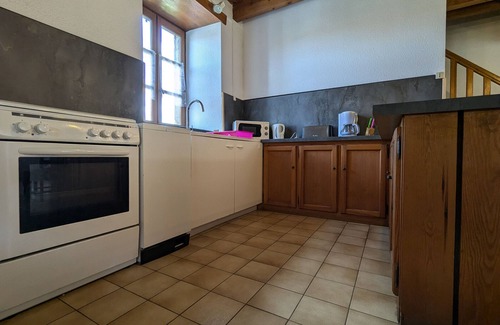 Pinols Cottage | Gite Pinols: Ideal 3-Bedroom Retreat with Top Amenities