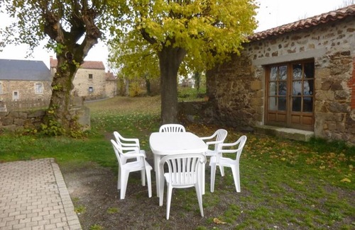 Pinols Cottage | Gite Pinols: Ideal 3-Bedroom Retreat with Top Amenities
