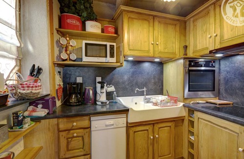 Estivareilles Cottage | Cozy Gite Estivareilles: Perfect for Families with Pets