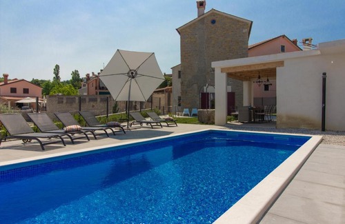 Momjan Villa | Beautiful Villa Duda with Private Pool & Scenic Views