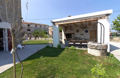 Momjan Villa | Beautiful Villa Duda with Private Pool & Scenic Views
