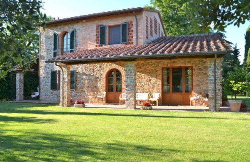 Orentano House | Elegant Stone Villa with Private Pool & 10/10 Guest Rating