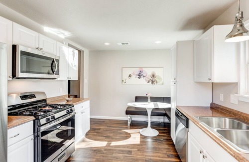 Denton House | Pet-Friendly Stones Throw Cottage Near UNT - Guest Rated 9.8