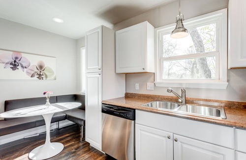 Denton House | Pet-Friendly Stones Throw Cottage Near UNT - Guest Rated 9.8