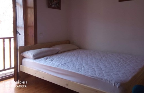 Pla de l'Ermita Apartment | Scenic Studio with Pet-Friendly Amenities and Top Ratings