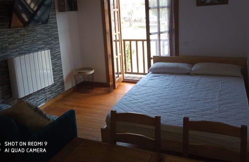 Pla de l'Ermita Apartment | Scenic Studio with Pet-Friendly Amenities and Top Ratings
