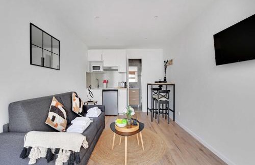 Le Kremlin-Bicetre Apartment | Charming Studio 2P- Next Paris