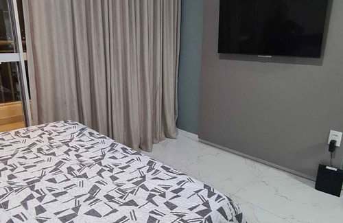 Belem Apartment | Convenient Studio Steps from Metro Belém, Pet Friendly