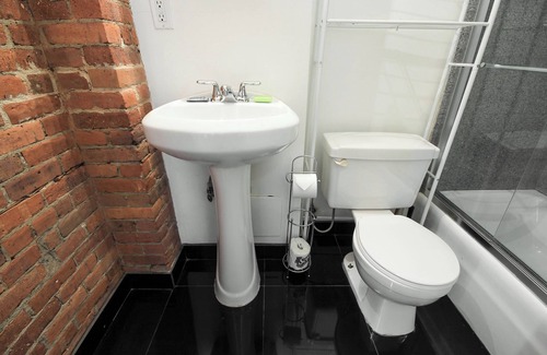 Koreatown Apartment | Charming STUDIO apartment in delightful New York near Empire State Building