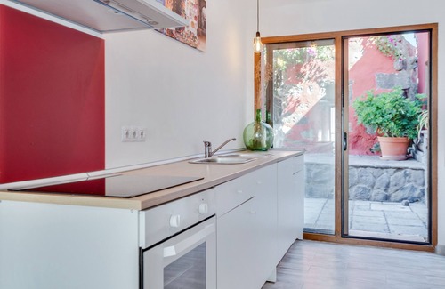 El Madronal Apartment | Captivating Studio Apartment “Estudio Cardón” with Views