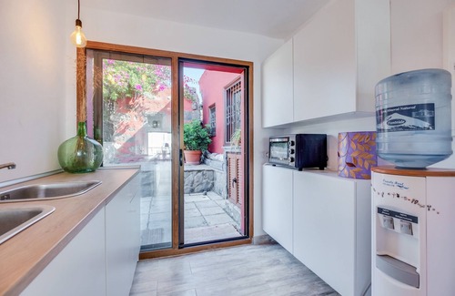 El Madronal Apartment | Captivating Studio Apartment “Estudio Cardón” with Views