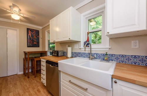 Austin Apartment | Stylish Studio Apartment in East Austin - Steps from Downtown