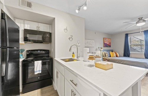 Allandale Apartment | Cozy Studio Near Downtown with Breakfast Included