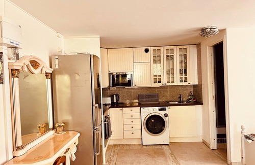 Sollentuna Apartment | Cozy Studio Flat in Sollentuna with Kitchen & Breakfast