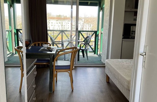 Cambo-les-Bains Apartment | Cozy Studio in Cambo-les-Bains with Spa and Breakfast