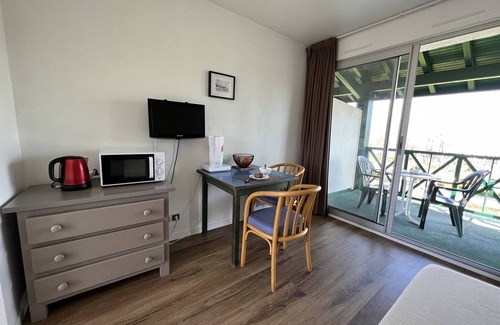 Cambo-les-Bains Apartment | Cozy Studio in Cambo-les-Bains with Spa and Breakfast