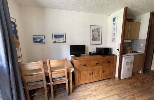 Saint-Chaffrey Apartment | Cozy Studio Retreat in the Heart of Saint Chaffrey