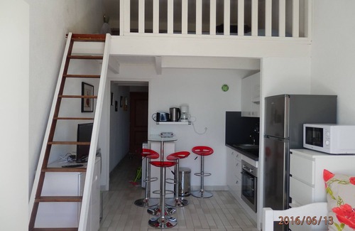 Theoule-sur-Mer Apartment | Cozy Studio Cabin with Ocean View and Pool Access