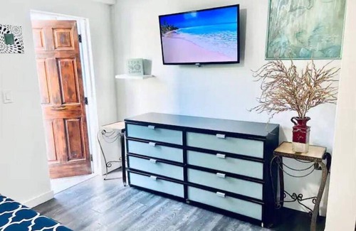 Northeast Miami House | Inviting Studio with Pool Access and Free Parking