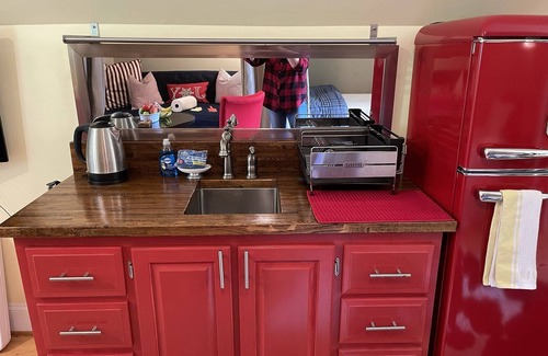 Dallas Apartment | Cozy Studio Apartment with Ocean View Near Gastonia