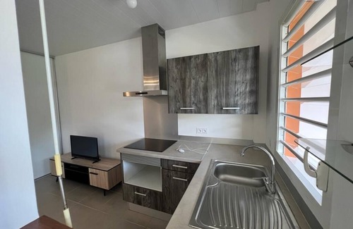 Remire Montjoly Apartment | Pet-Friendly Studio for Families with a Cozy Kitchen
