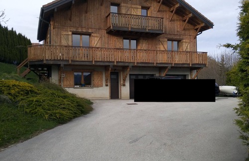 Jougne Apartment | Inviting Studio Retreat with Spa and Breakfast Included