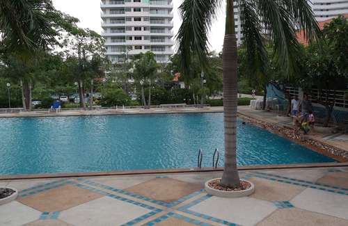 Jomtien Apartment | Budget-Friendly Studio with Pool in Bor de Mer