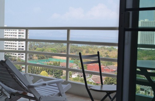 Jomtien Apartment | Budget-Friendly Studio with Pool in Bor de Mer