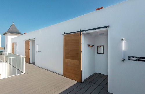 Sauzon Apartment | Oceanfront Studio Sauzon: Ideal Getaway for Two