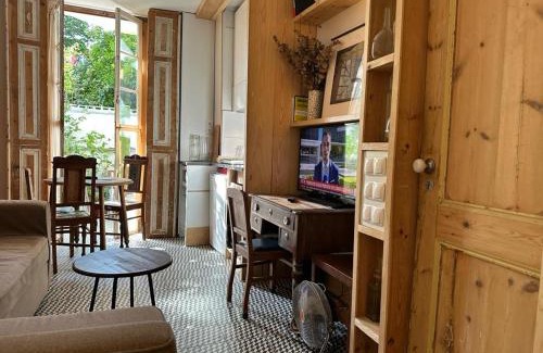 Lisbon Old Town Apartment | Charming Studio in the City Center - With Terrace